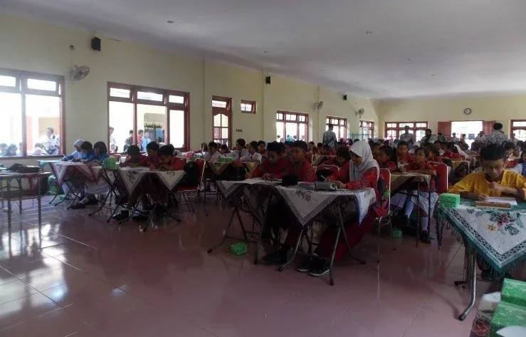 SDN 1 Ceper Rebut Juara 1 LCC